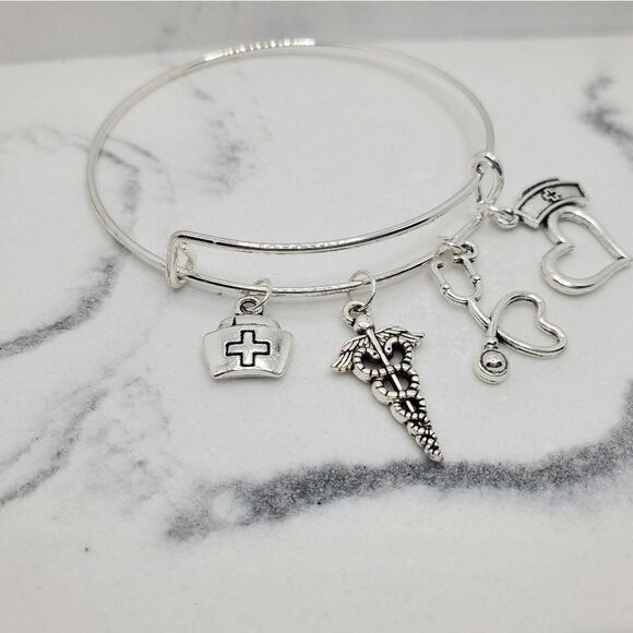 I love Nursing/Nurse Appreciation Charm Bracelet - Picture 3 of 9